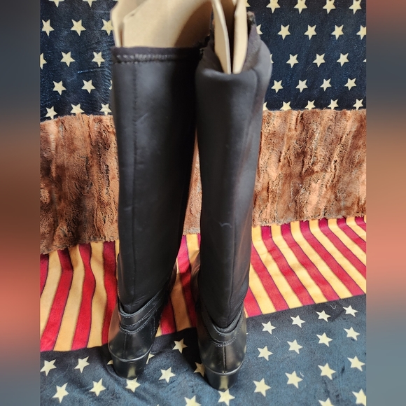 Boots - Picture 3 of 4